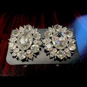 Rhinestone Detailed Stud Earrings